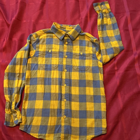 Bundle of 2 flannel shirts! - Picture 2 of 11